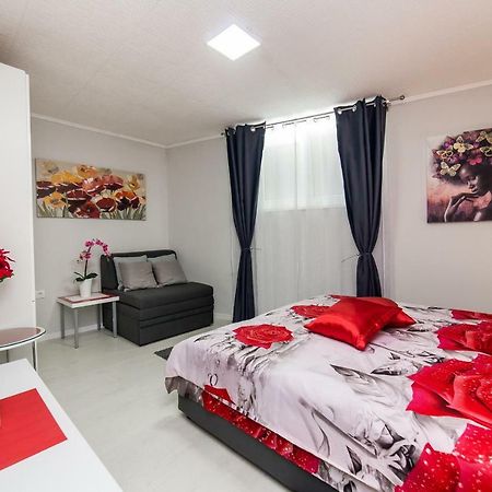 Apartment Romanov Белград Экстерьер фото
